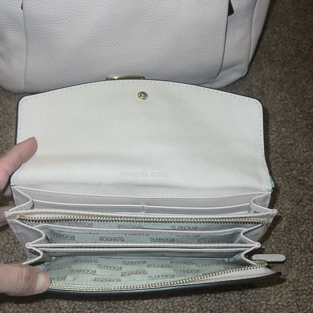 Michael Kors light pink soft Leather Bag and Wallet Set - Picture 5 of 8